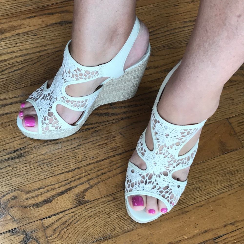 New In Box Lucky Brand wedge espadrille sandal. Size 8.5